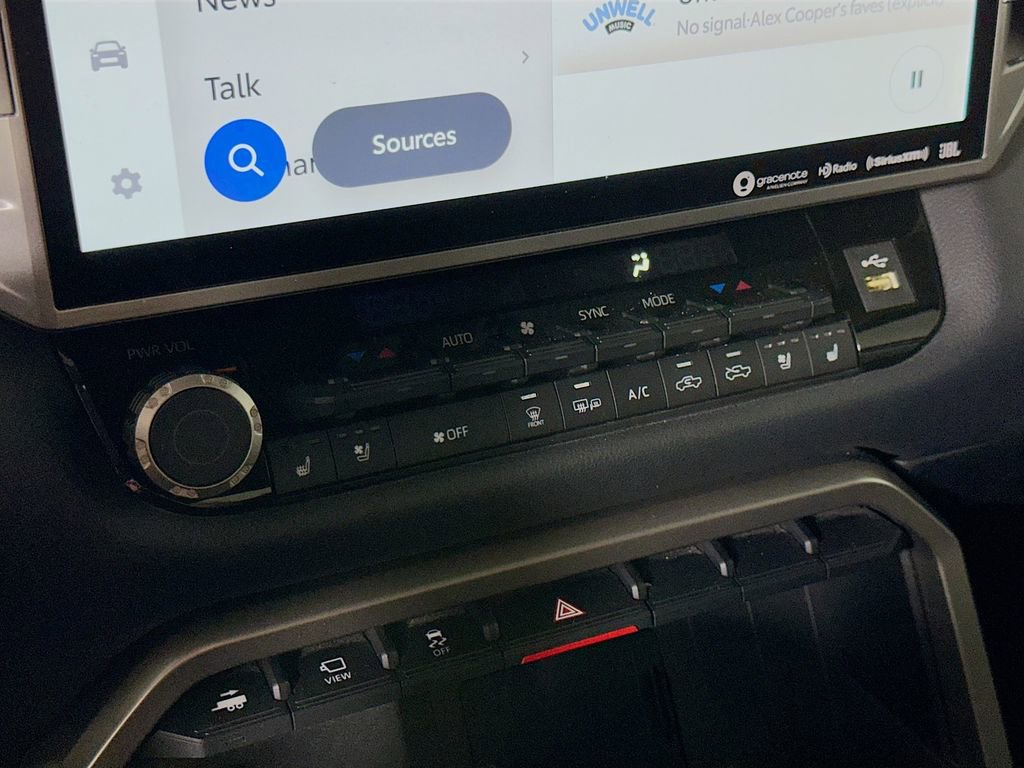 Used 2022 Toyota Tundra Limited image 24