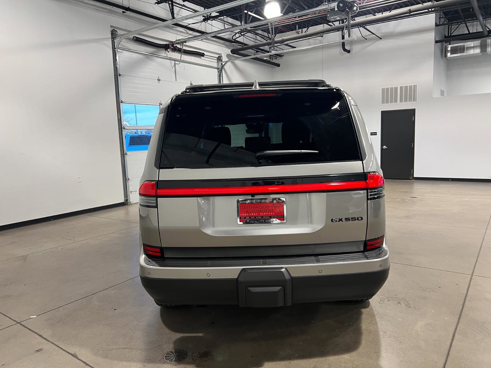 Used 2024 Lexus GX 550 w/ Accessory Package (31) image 4