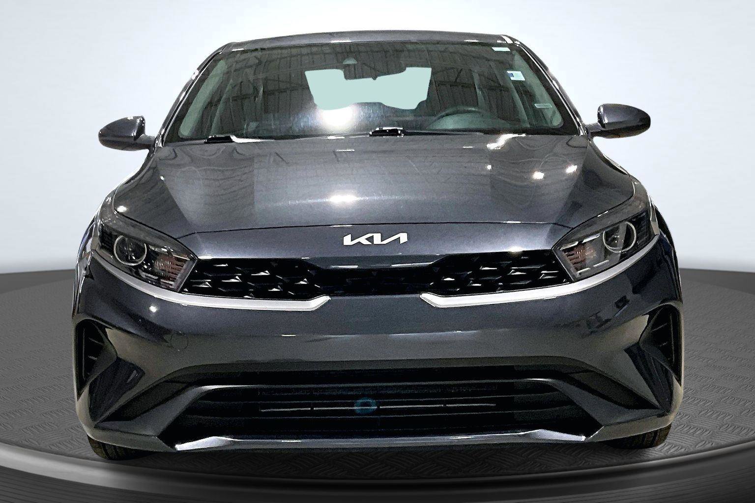 Used 2024 Kia Forte LXS image 3