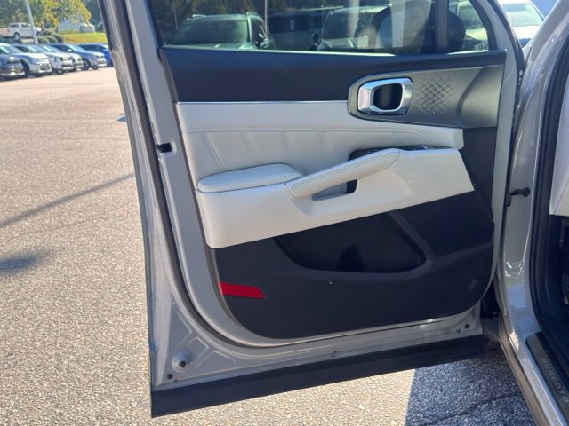 Certified 2023 Kia Sorento SX FWD image 18