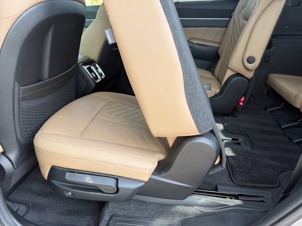 Used 2025 Kia Sorento SX Prestige w/ Olive Brown Leather Package AWD/4WD image 15