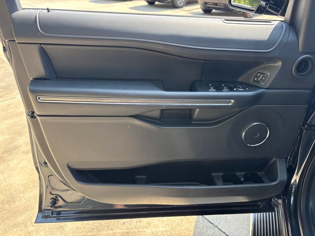 Used 2023 Ford Expedition XLT RWD image 15