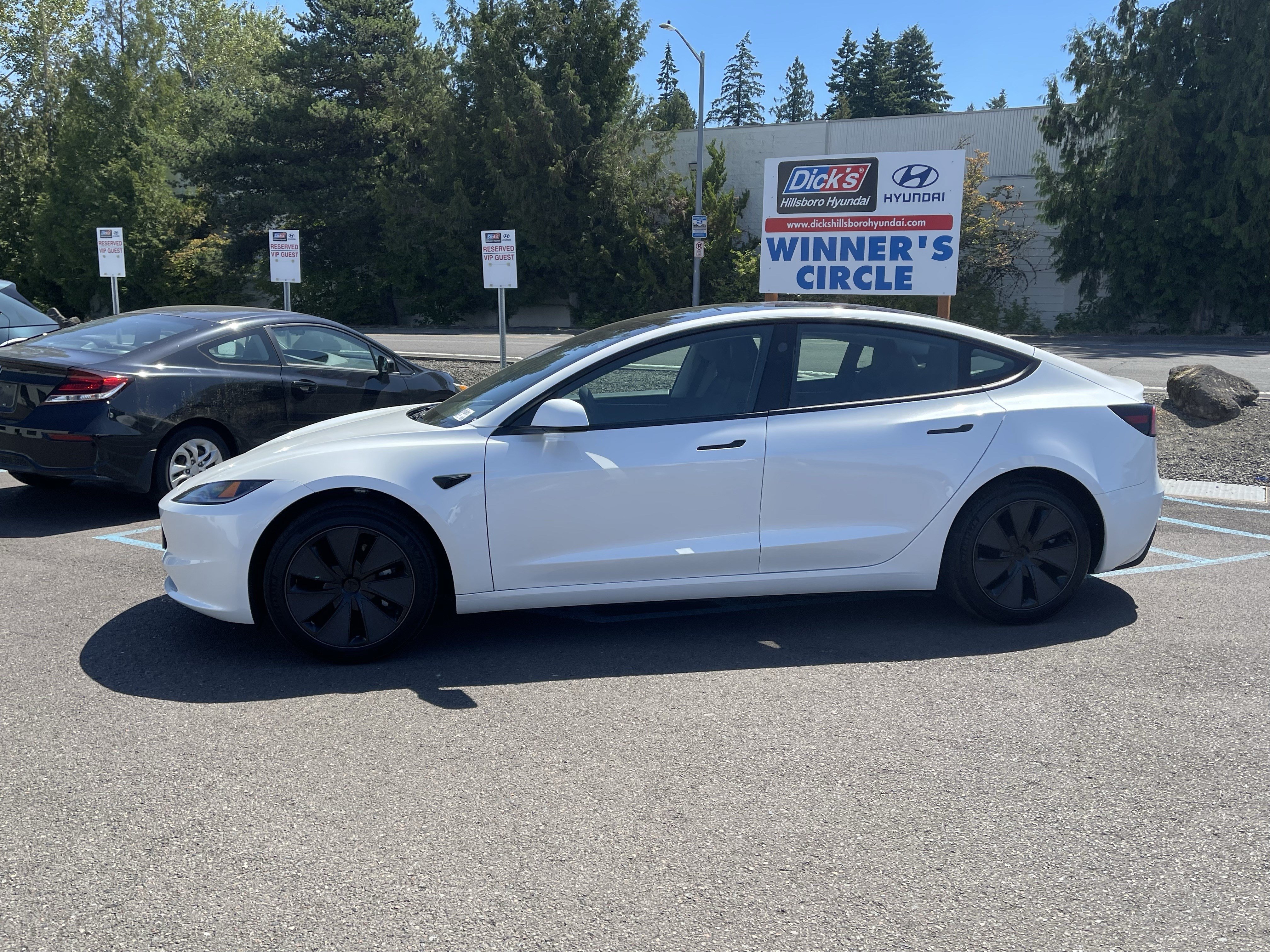 Used 2025 Tesla Model 3 Long Range RWD image 2