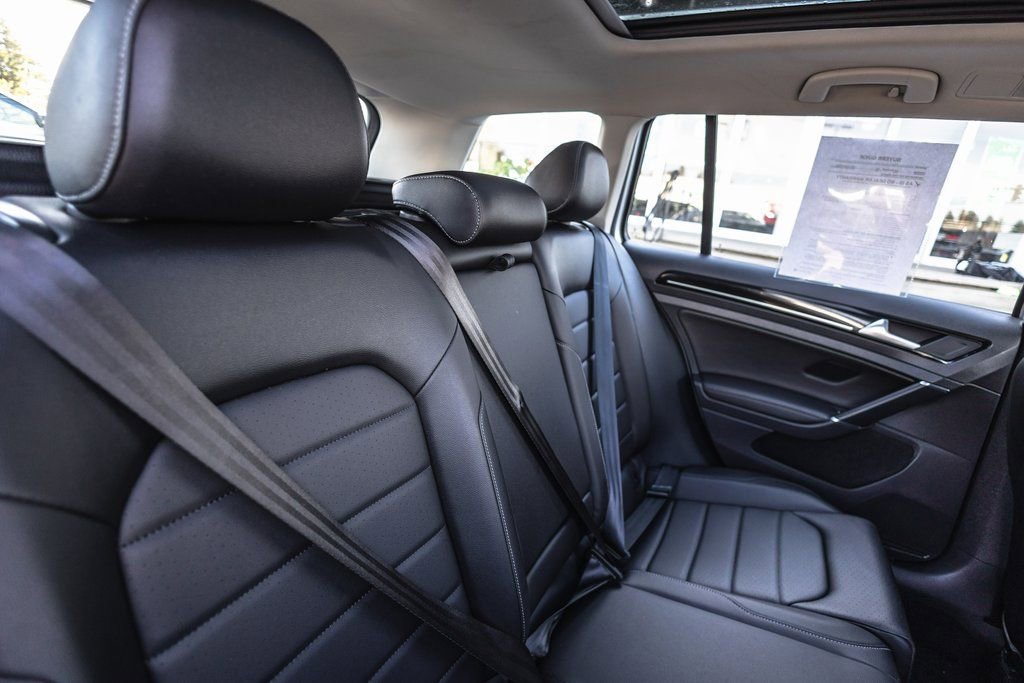 Used 2017 Volkswagen Golf SEL image 33