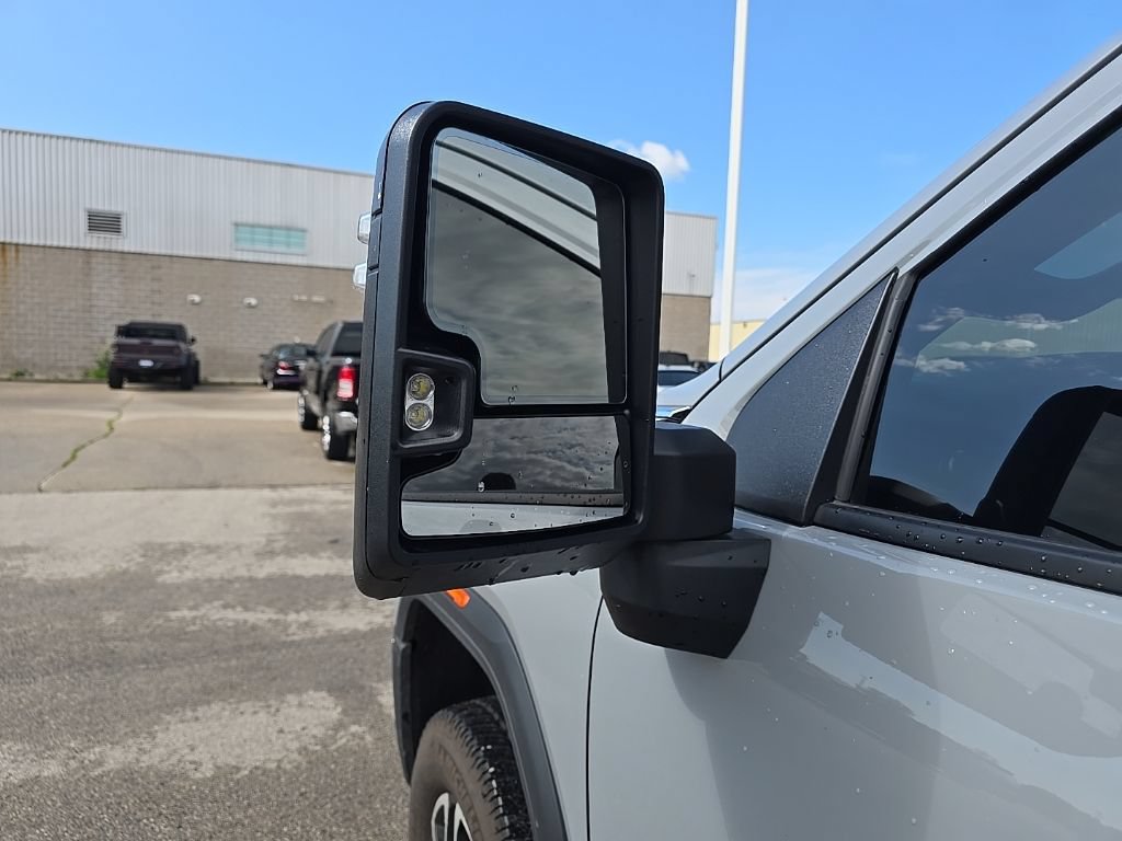 Used 2025 GMC Sierra 3500 Pro w/ Convenience Package AWD/4WD image 7
