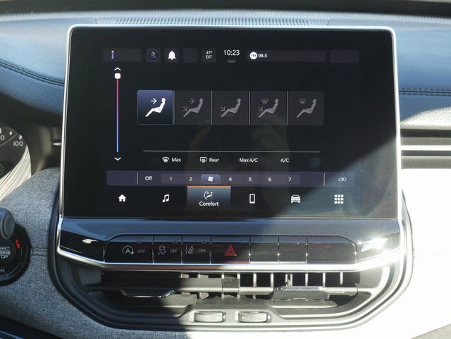 Used 2024 Jeep Compass Latitude w/ Sun and Sound Group image 20