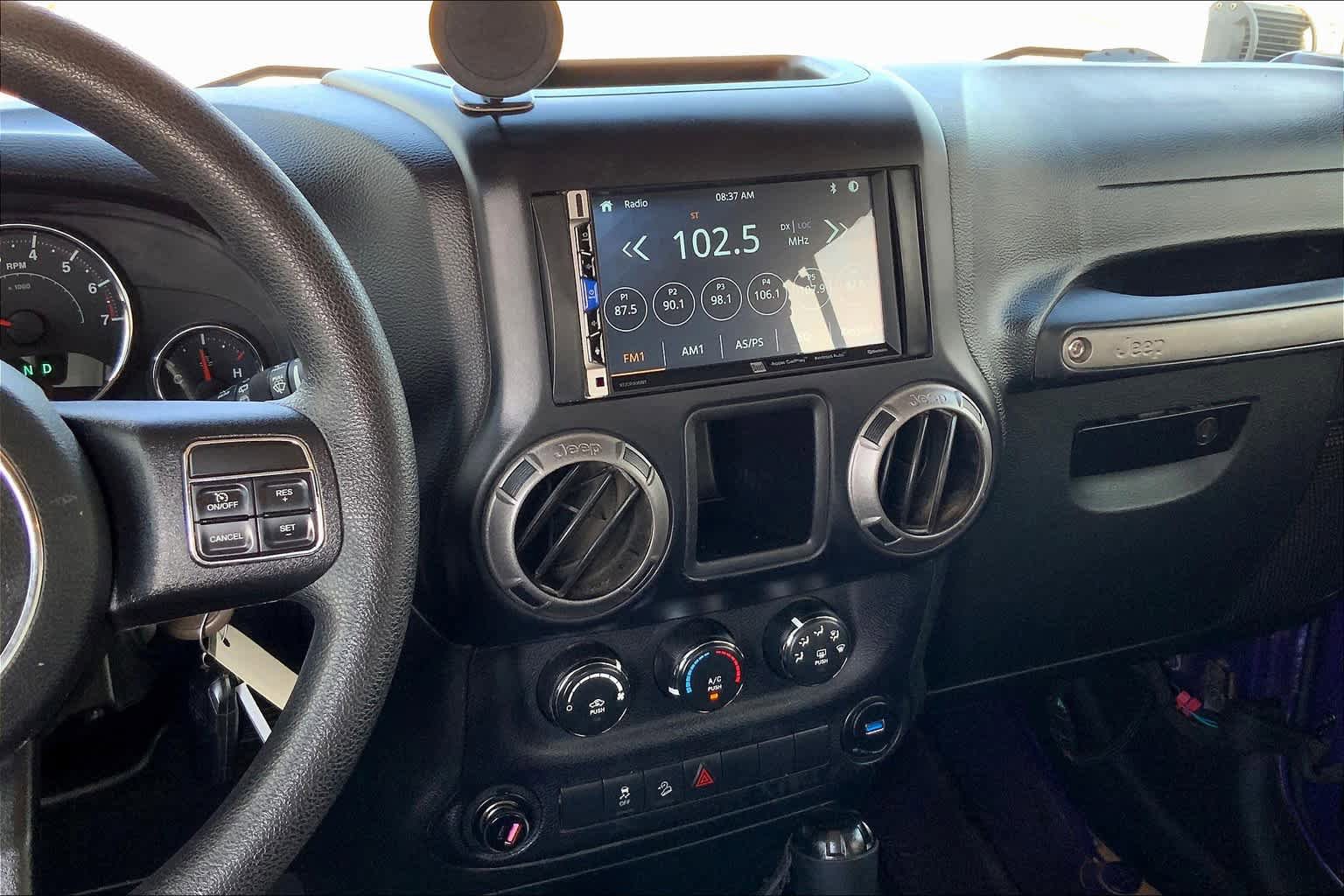 Used 2017 Jeep Wrangler Unlimited Sport AWD/4WD image 7
