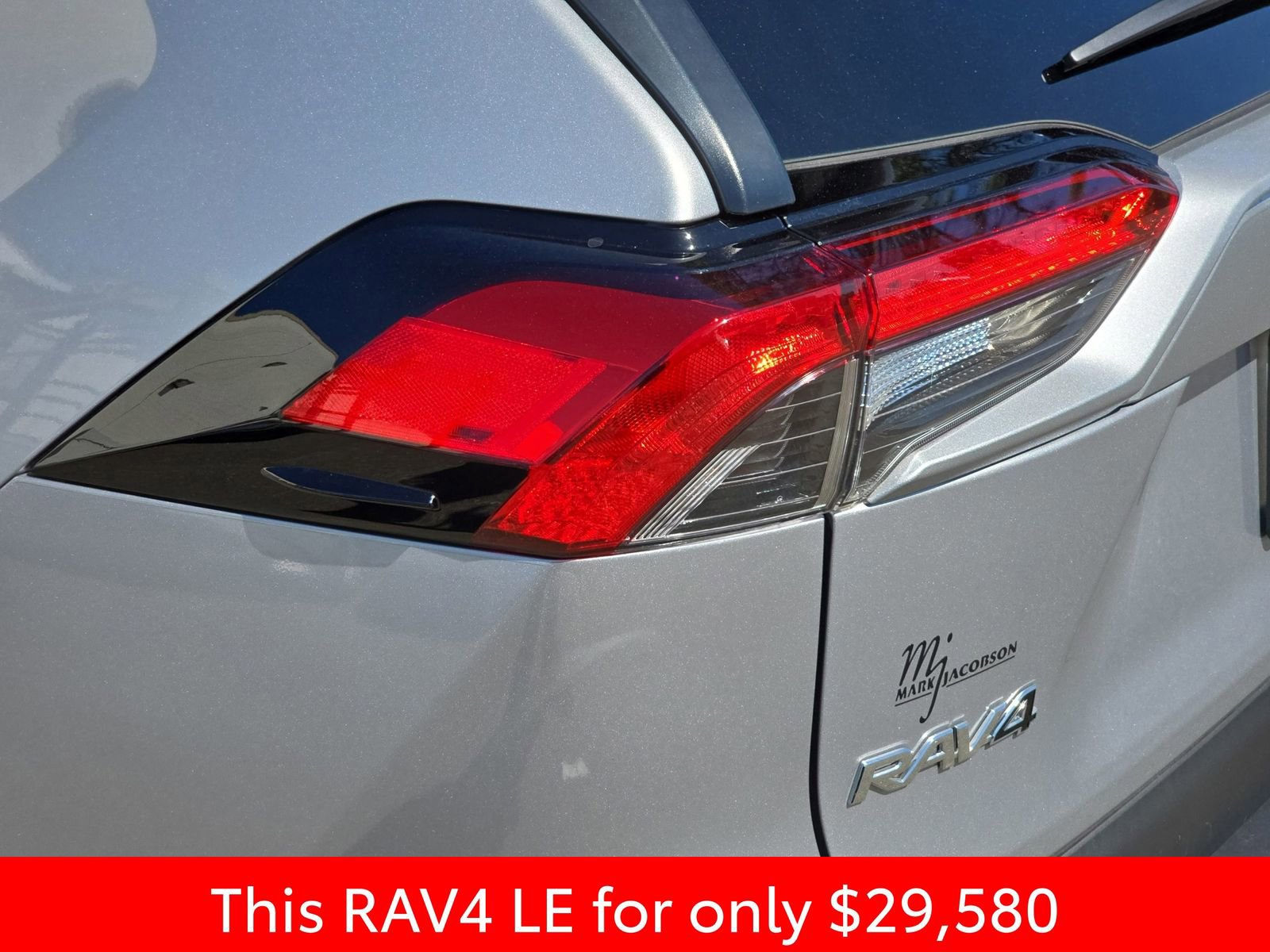 Used 2024 Toyota RAV4 LE FWD image 39