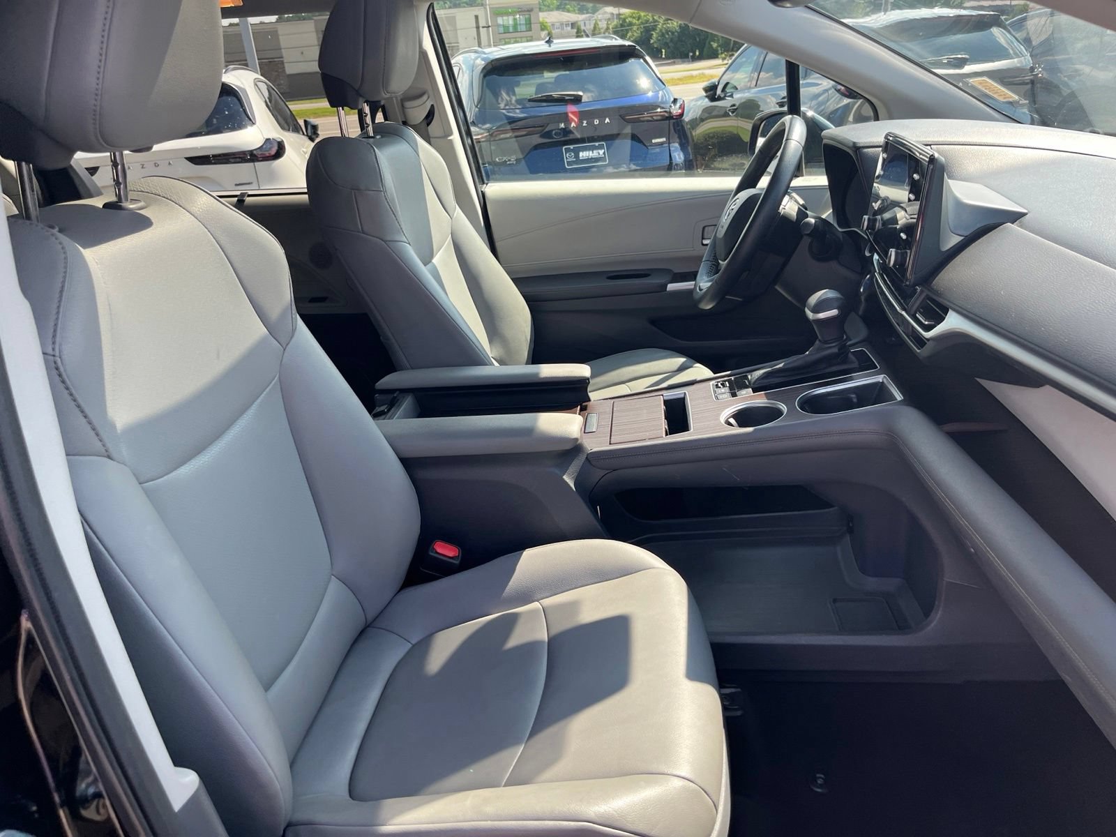 Used 2021 Toyota Sienna XLE FWD image 35