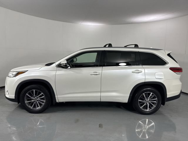 Used 2017 Toyota Highlander XLE image 32