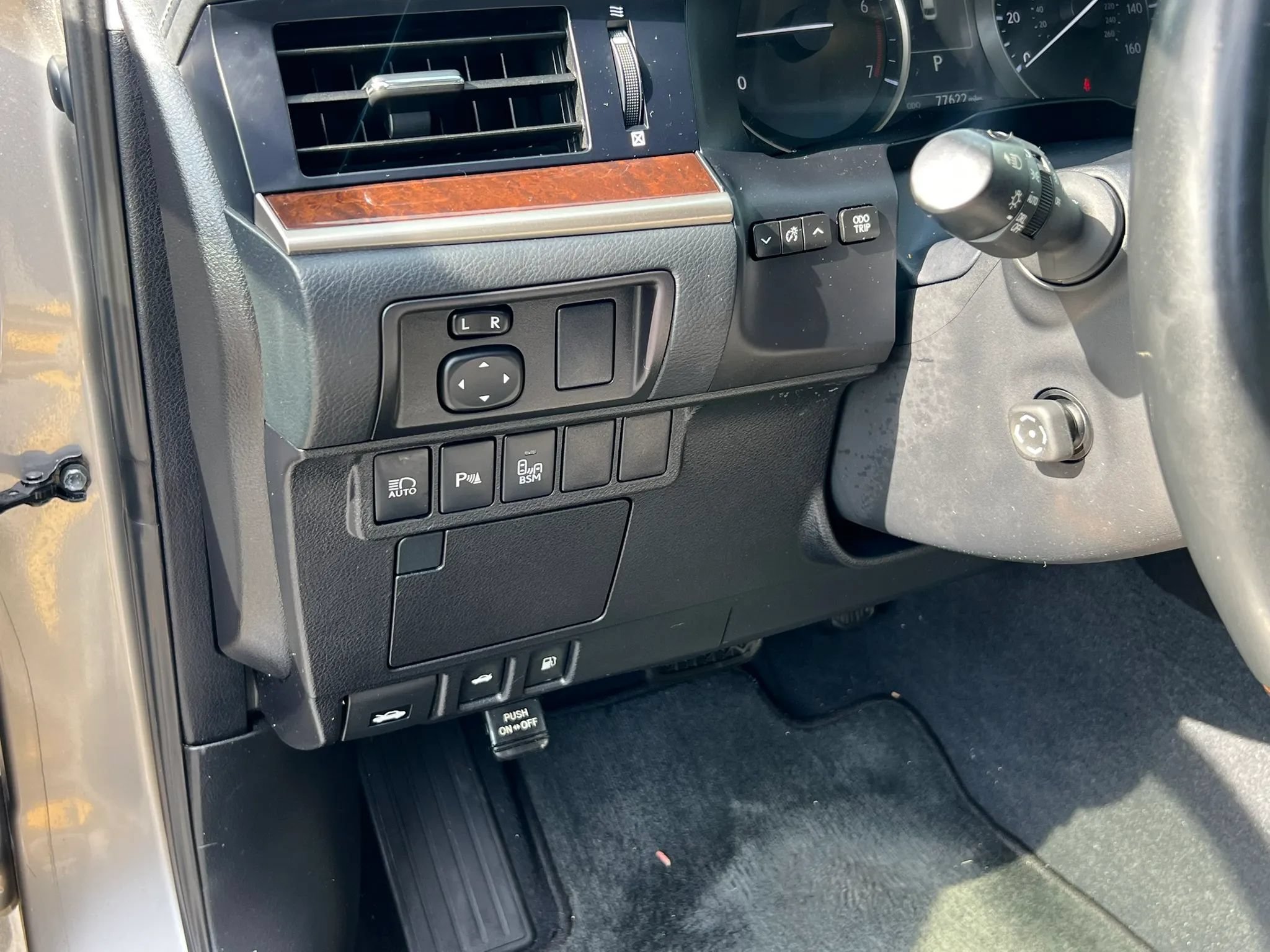 Used 2018 Lexus ES 350 w/ Luxury Package w/Wood Trim FWD image 13