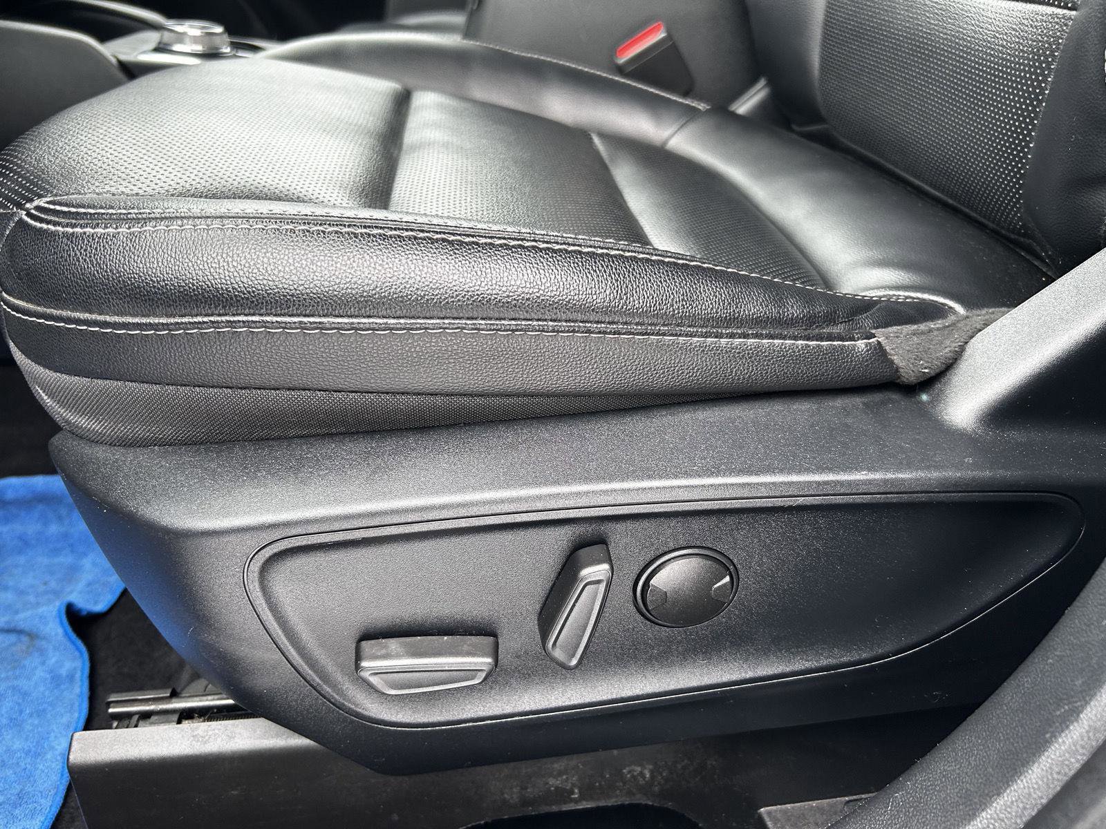 Used 2022 Ford Escape SEL w/ Technology Package image 11