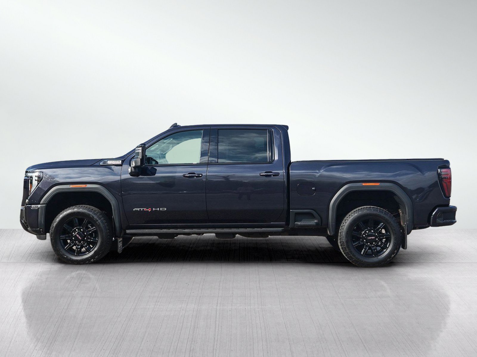 Used 2025 GMC Sierra 3500 AT4 w/ AT4 Premium Plus Package AWD/4WD image 2