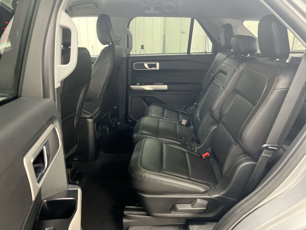 Used 2023 Ford Explorer XLT w/ Equipment Group 202A AWD/4WD image 22