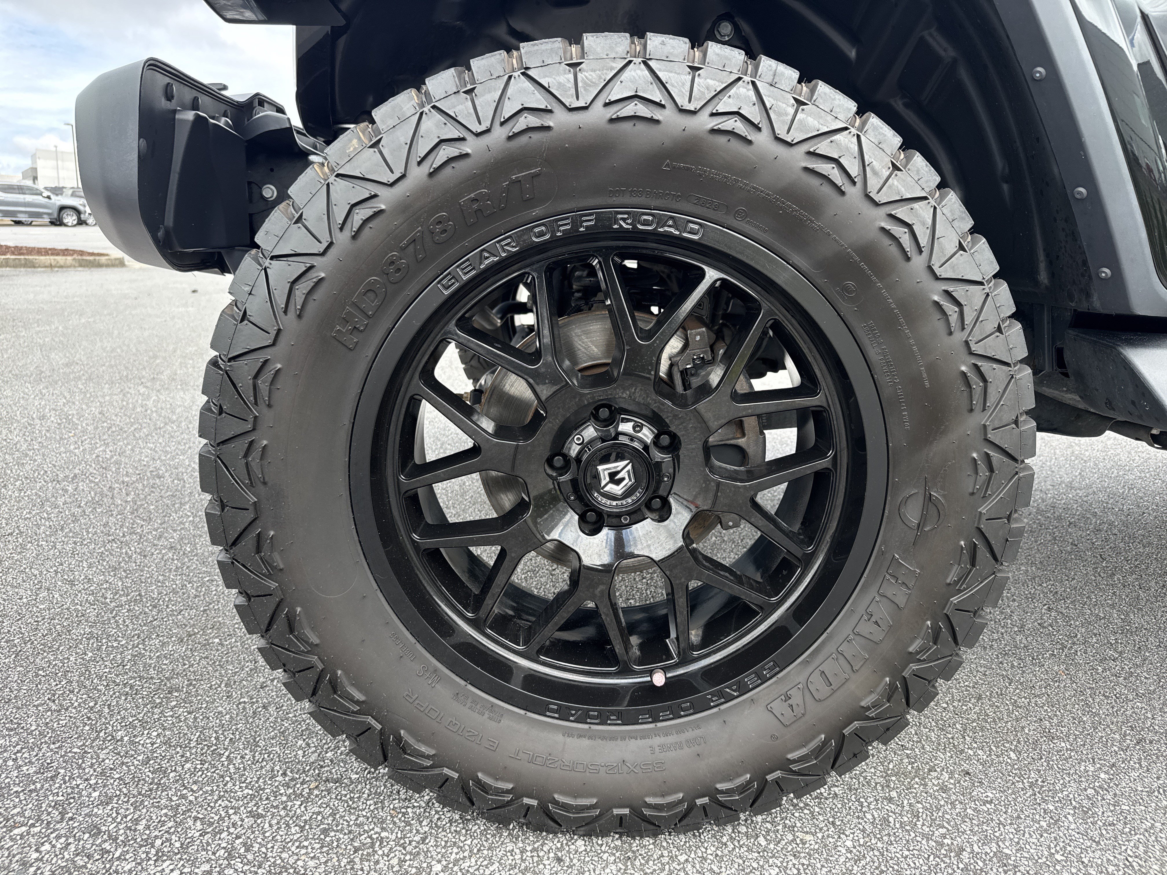 Used 2020 Jeep Wrangler Unlimited Sahara AWD/4WD image 12
