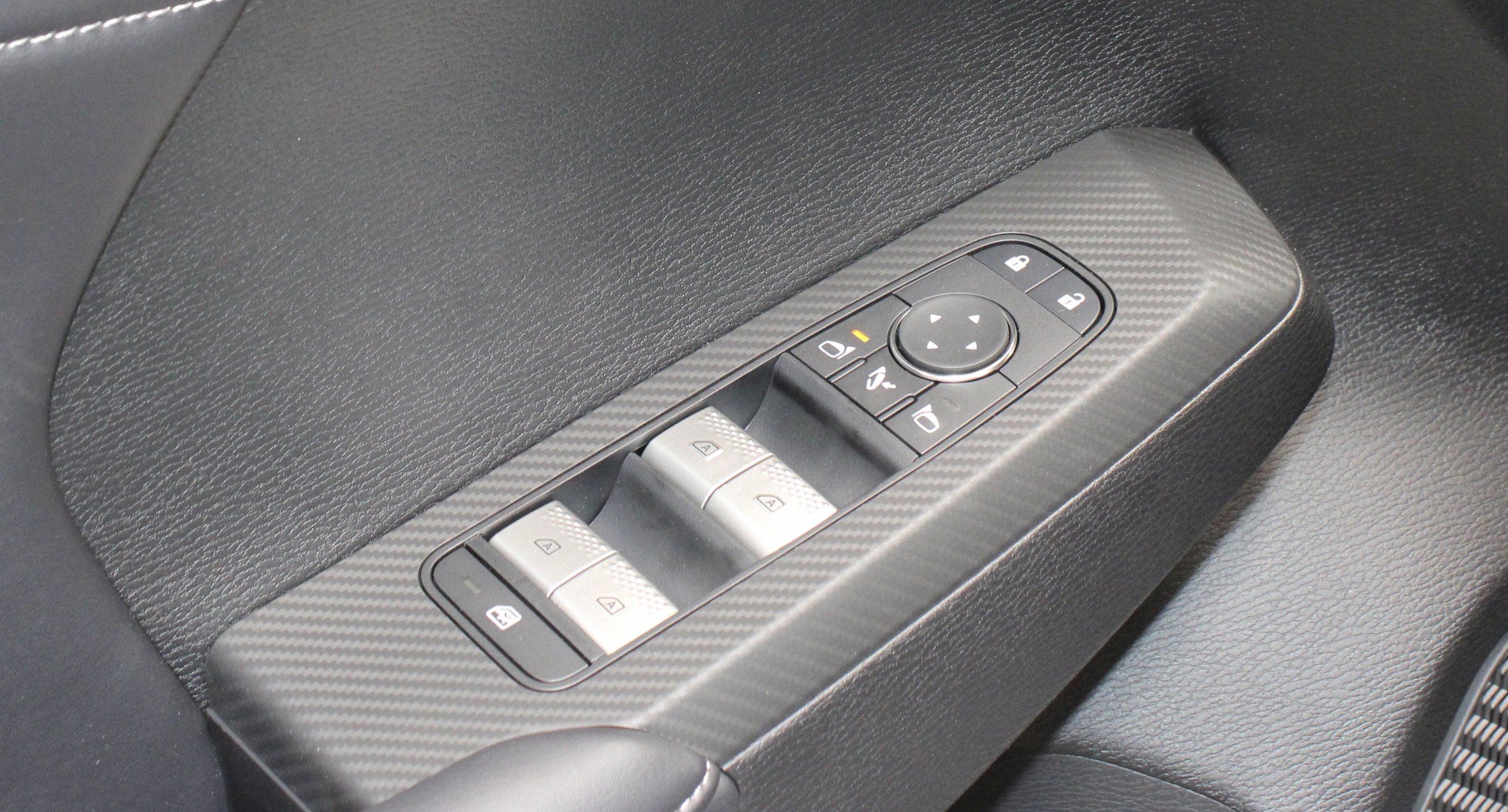 New 2025 Mitsubishi Outlander SE image 15