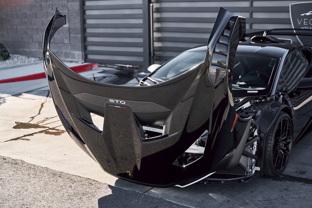 Used 2024 Lamborghini Huracan STO image 22