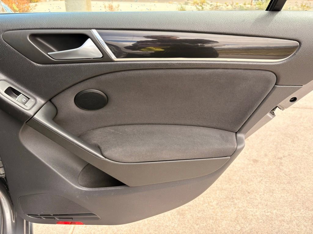 Used 2013 Volkswagen Golf 4-Door FWD image 30