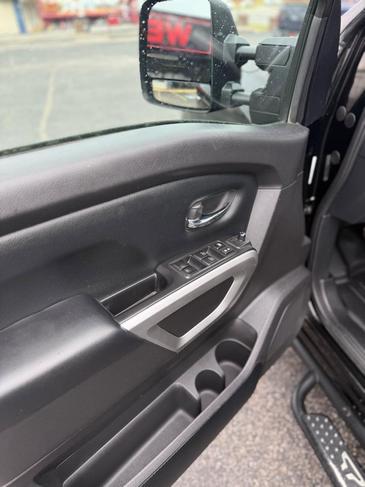 Used 2021 Nissan Titan SV w/ SV Convenience Package AWD/4WD image 9