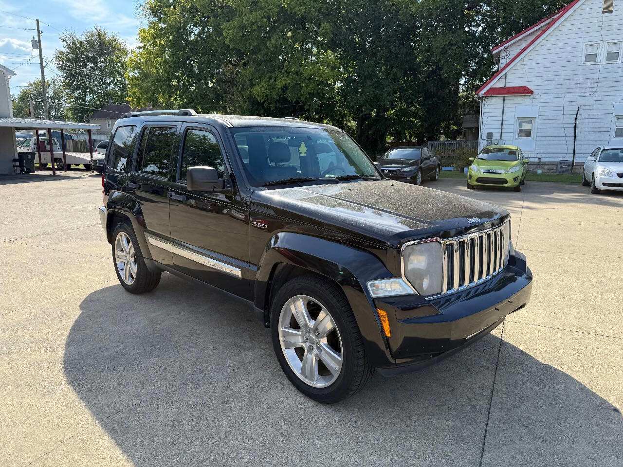 Used 2012 Jeep Liberty Limited Jet w/ Comfort/Convenience Group image 5