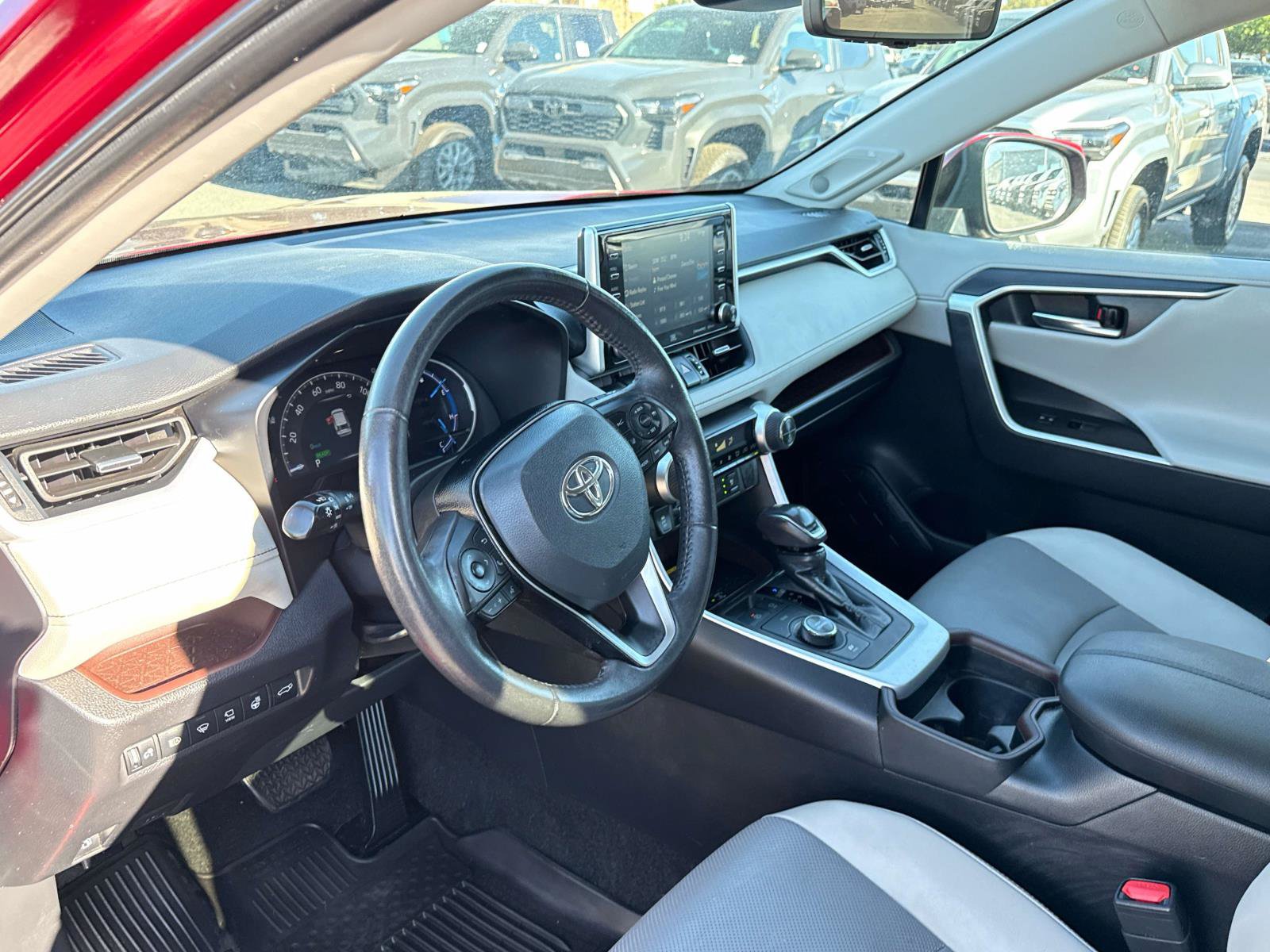 Used 2021 Toyota RAV4 Limited AWD/4WD image 10