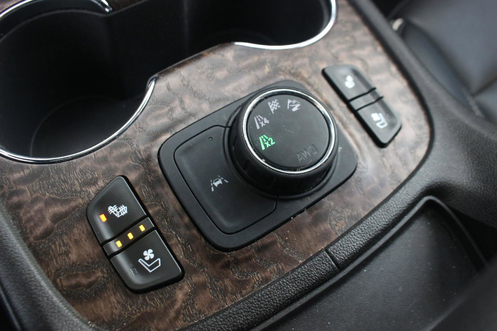 Used 2023 GMC Acadia Denali w/ Black Diamond Edition image 24