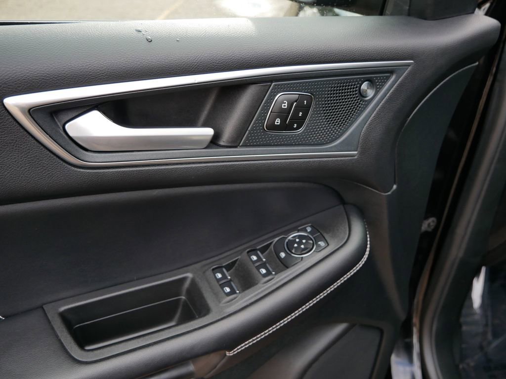 Certified 2023 Ford Edge ST image 15