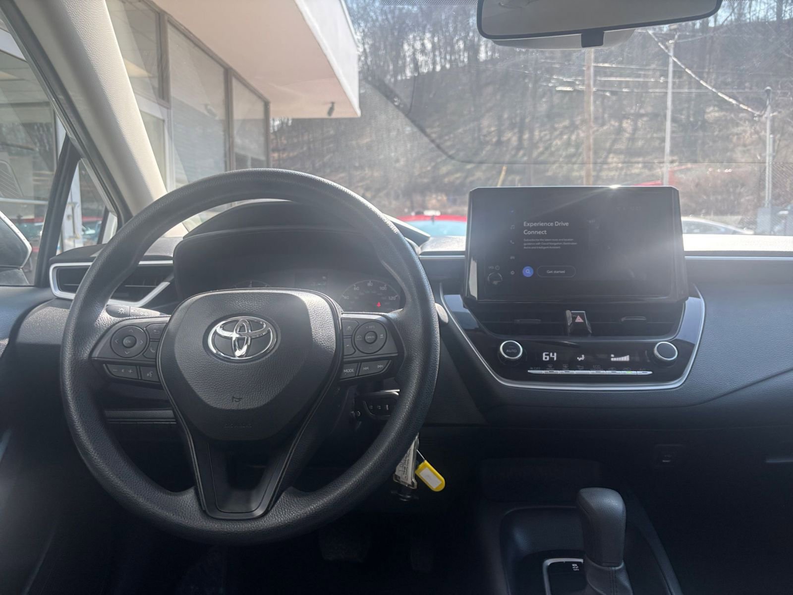 Used 2025 Toyota Corolla LE image 33