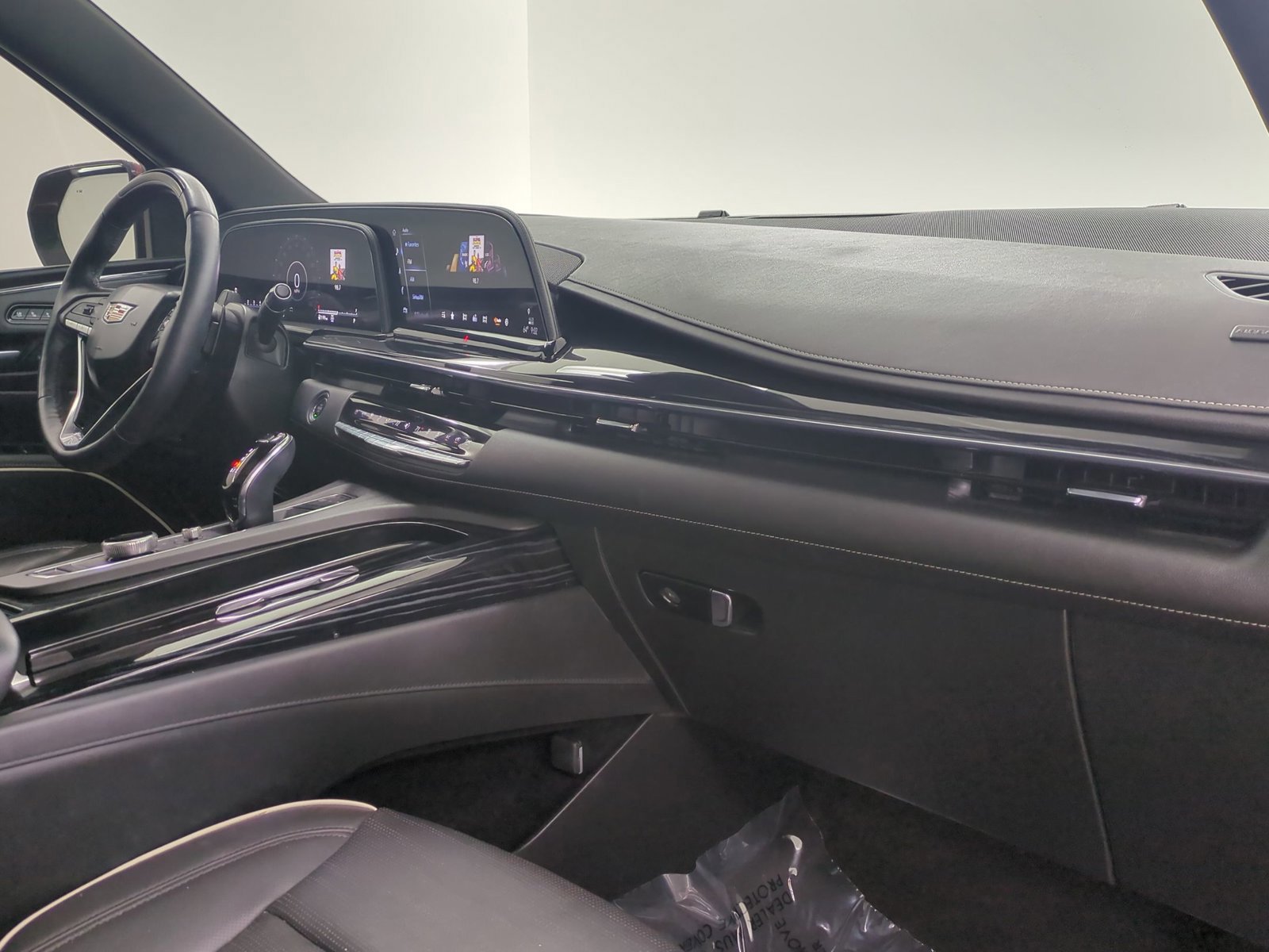 Used 2023 Cadillac Escalade ESV Sport w/ LPO, ONYX Package image 27