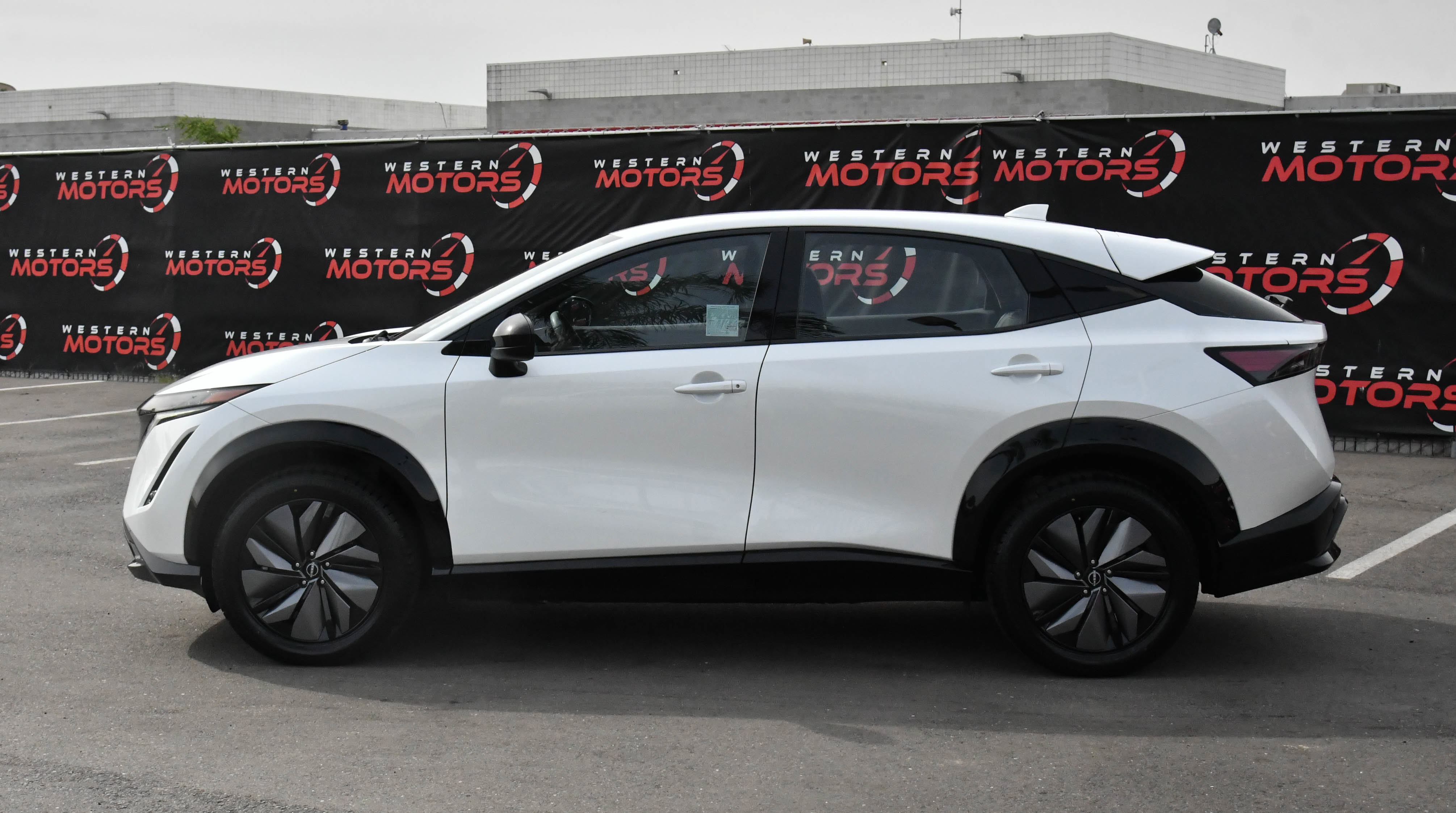 Used 2023 Nissan Ariya AWD image 4