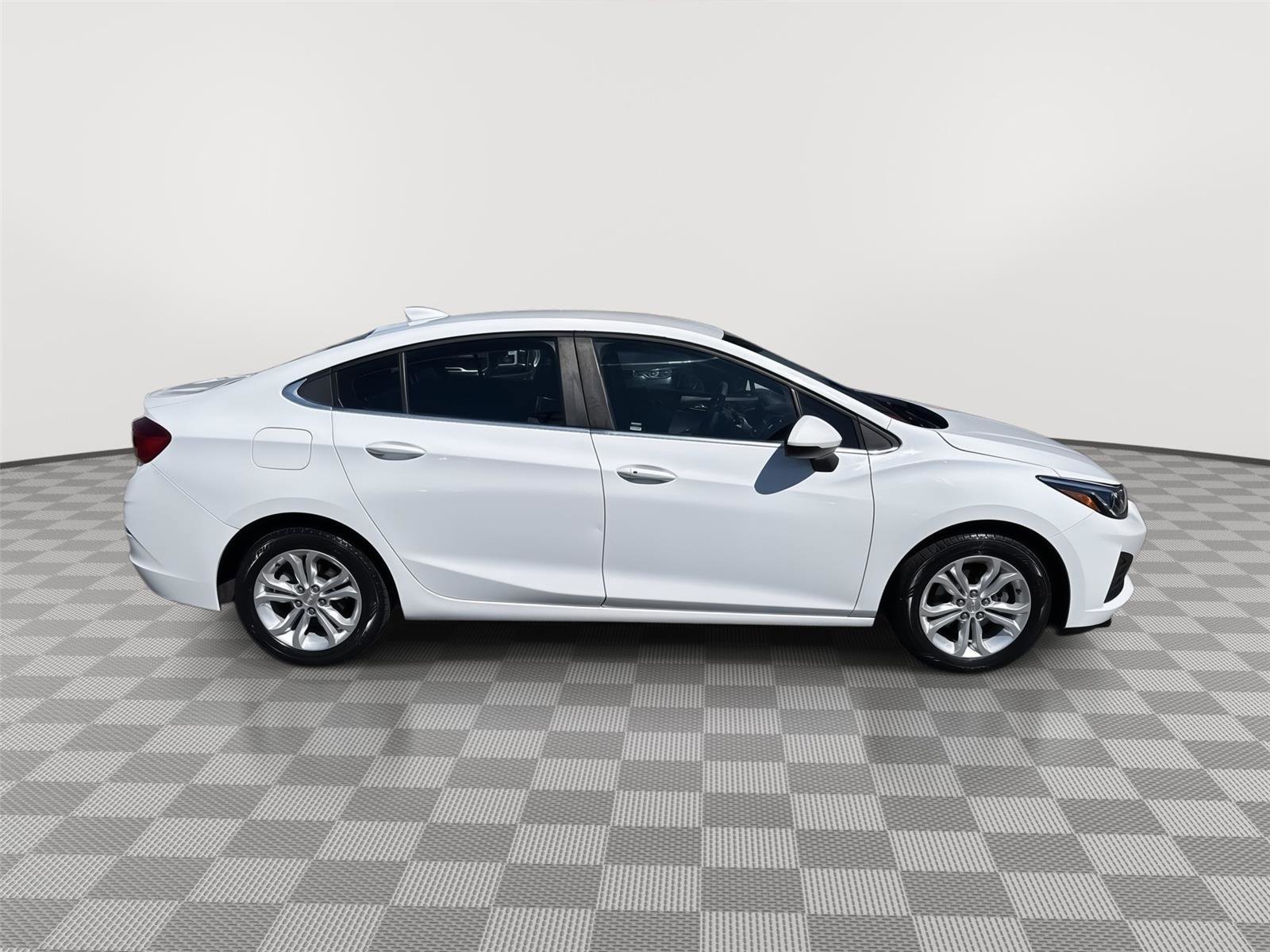 Used 2019 Chevrolet Cruze LT w/ Convenience Package image 6