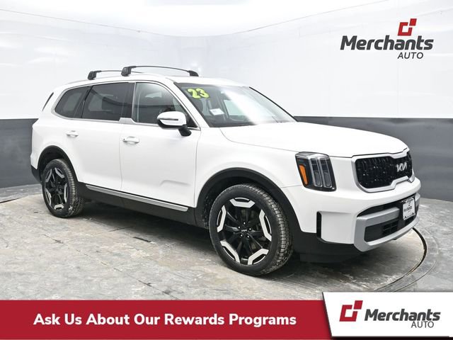Used 2023 Kia Telluride EX w/ EX Captain's Chair Package