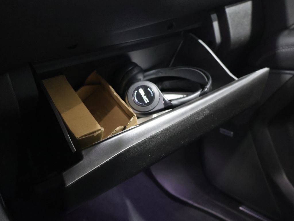 Used 2021 GMC Yukon XL Denali w/ Denali Ultimate Package image 32