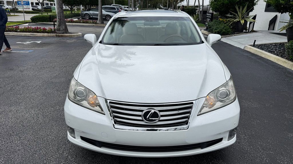 Used 2011 Lexus ES 350 FWD image 2
