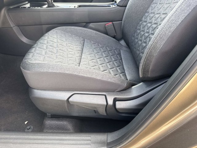 New 2027 Nissan Kicks SV AWD/4WD image 18