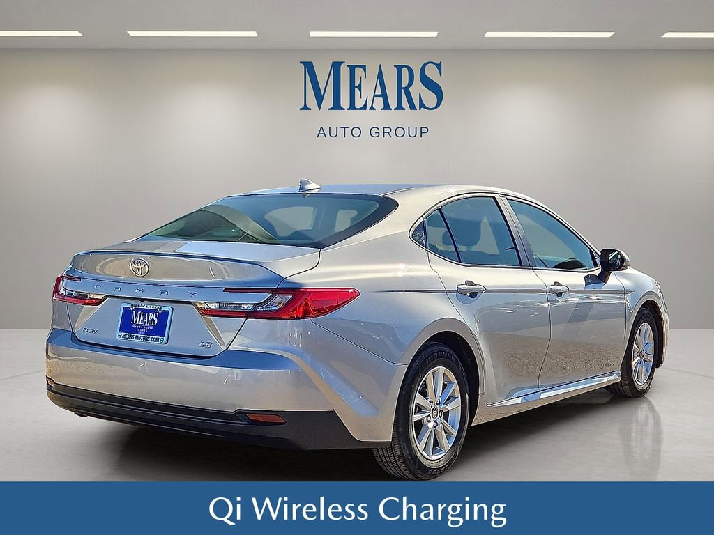 Used 2025 Toyota Camry LE image 6
