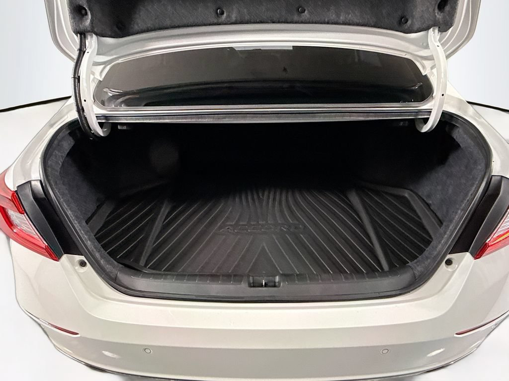 Certified 2022 Honda Accord Touring image 28