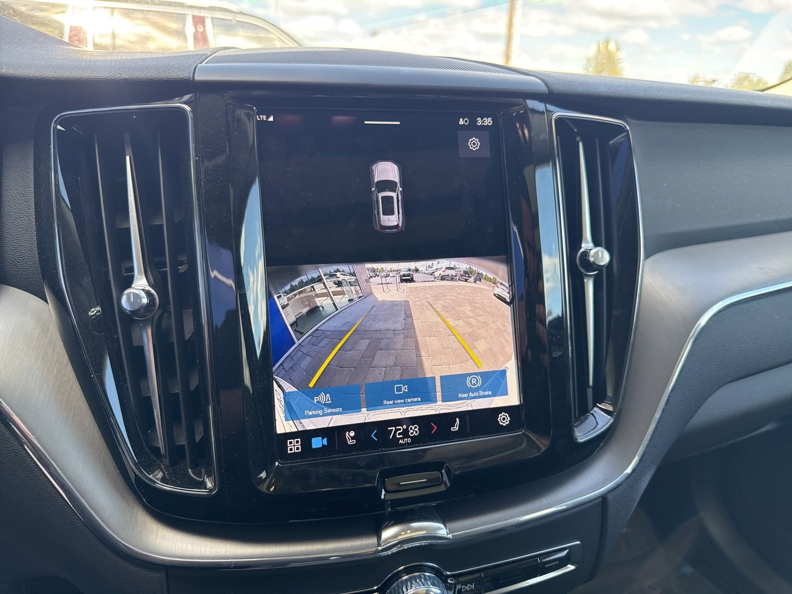 Certified 2025 Volvo XC60 T8 Core w/ Protection Package Premier image 26