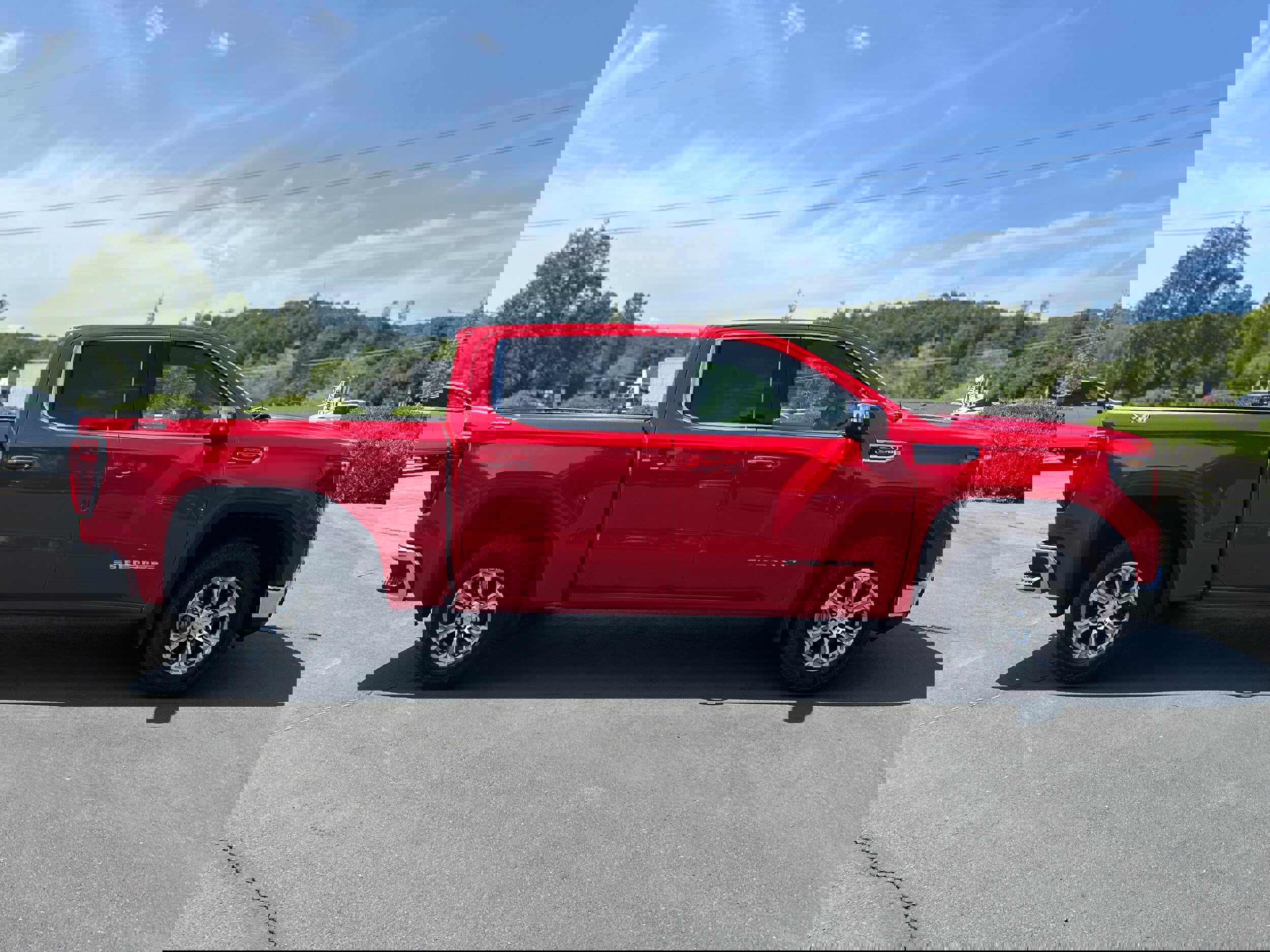 New 2025 GMC Sierra 1500 SLE image 4