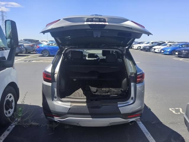 Used 2023 Chevrolet Blazer LT w/ Sound & Technology Package FWD image 6