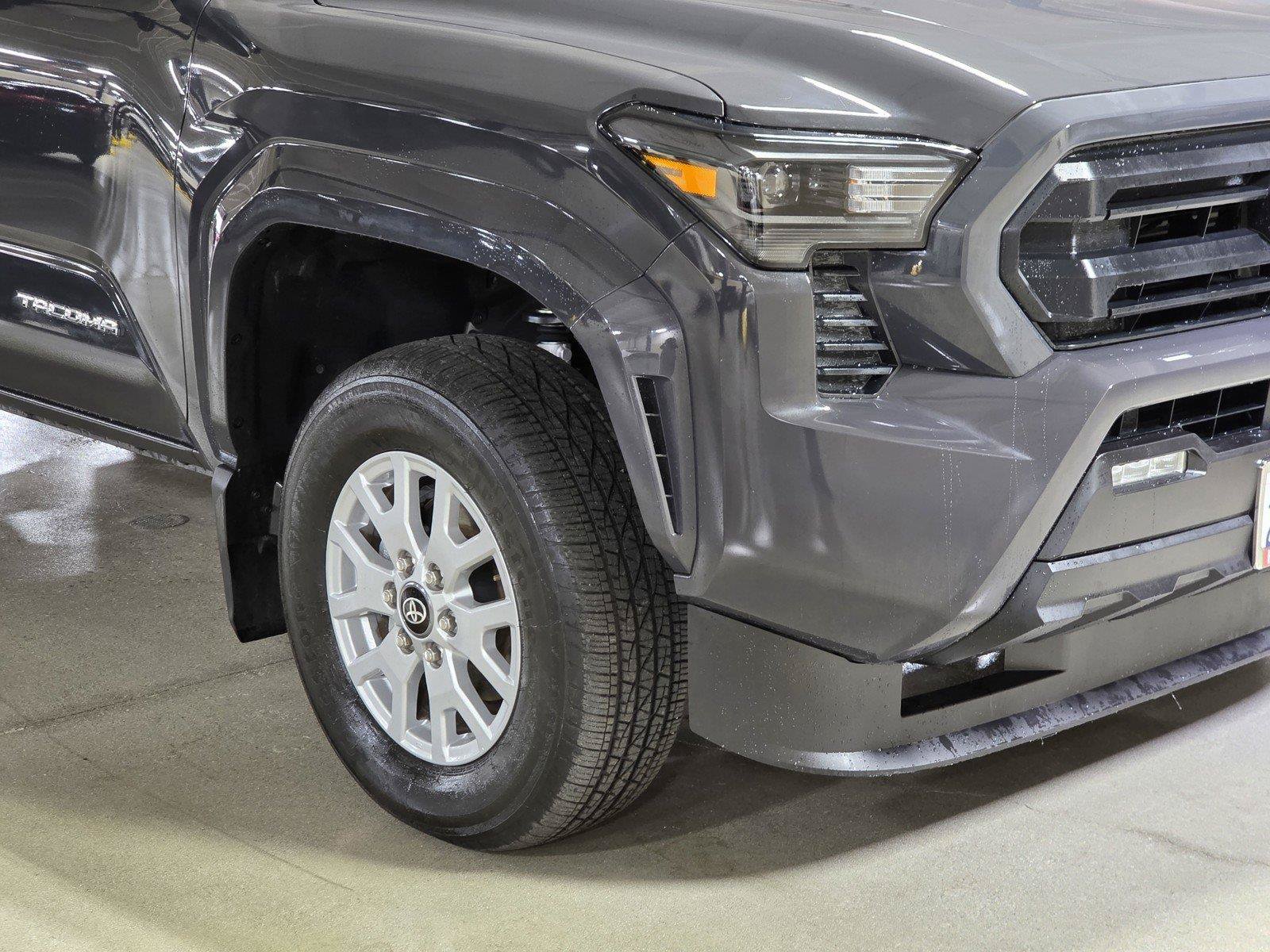 Used 2025 Toyota Tacoma SR5 AWD/4WD image 10