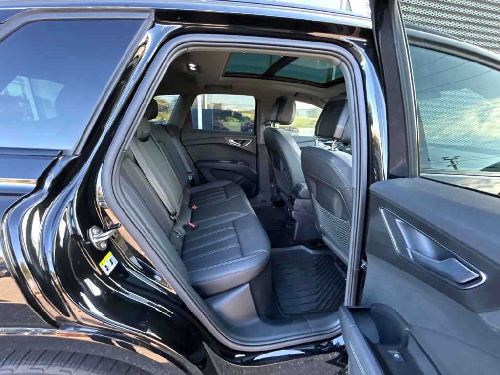 Used 2024 Audi Q4 e-tron Premium w/ Convenience Package image 47