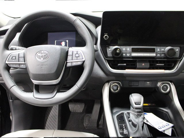 New 2026 Toyota Grand Highlander XLE image 6