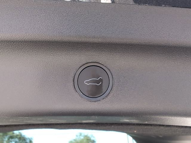 Used 2025 Tesla Model Y Long Range image 24