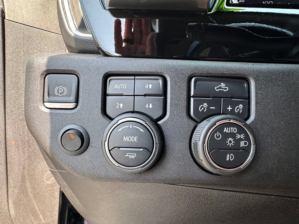 Used 2022 Chevrolet Silverado 1500 RST w/ Z71 Off-Road Package AWD/4WD image 38