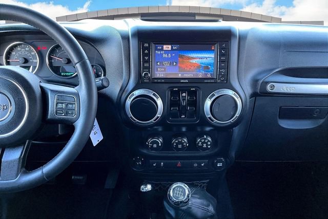 Used 2012 Jeep Wrangler Unlimited Rubicon w/ Connectivity Group image 6