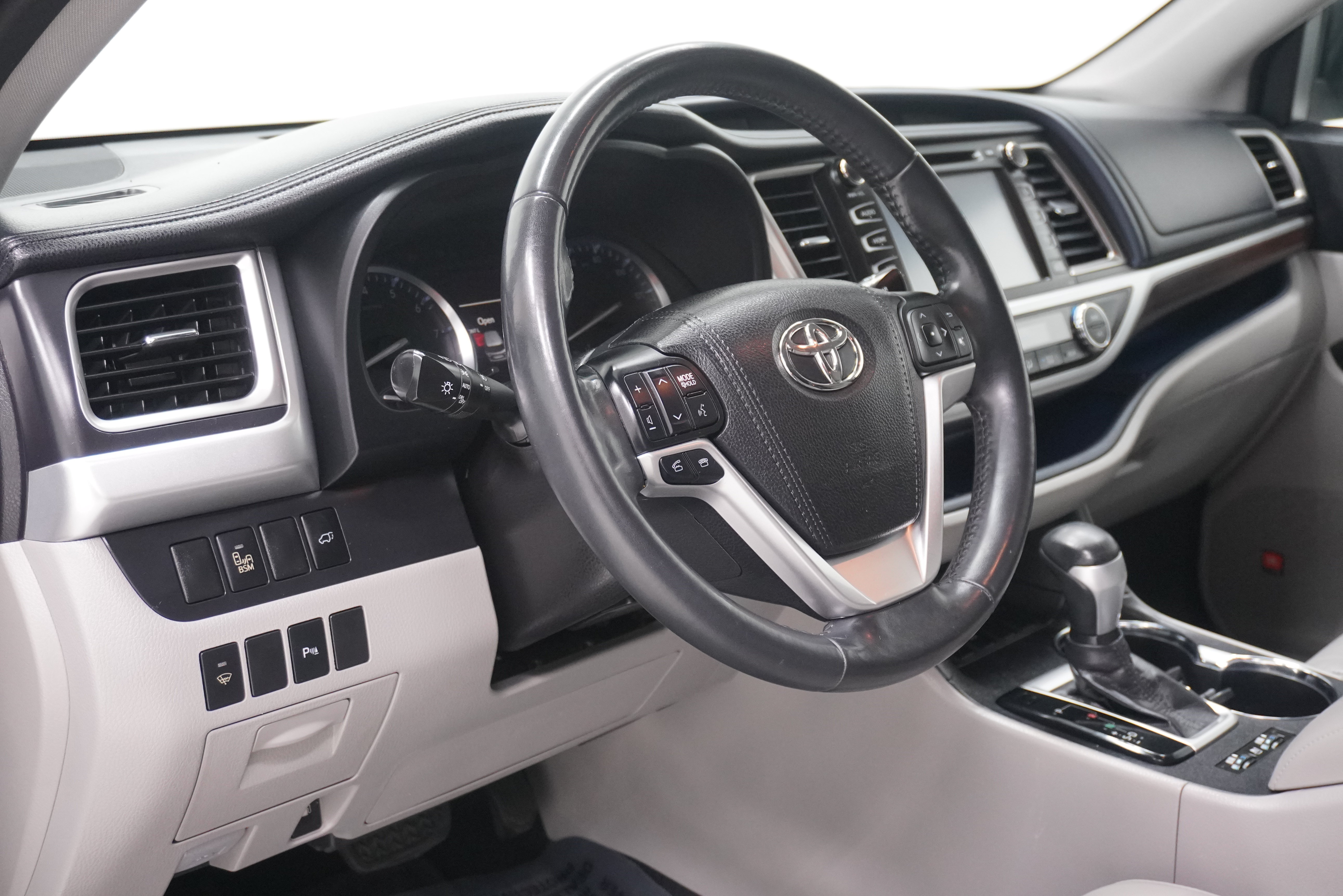 Used 2015 Toyota Highlander Limited FWD image 10