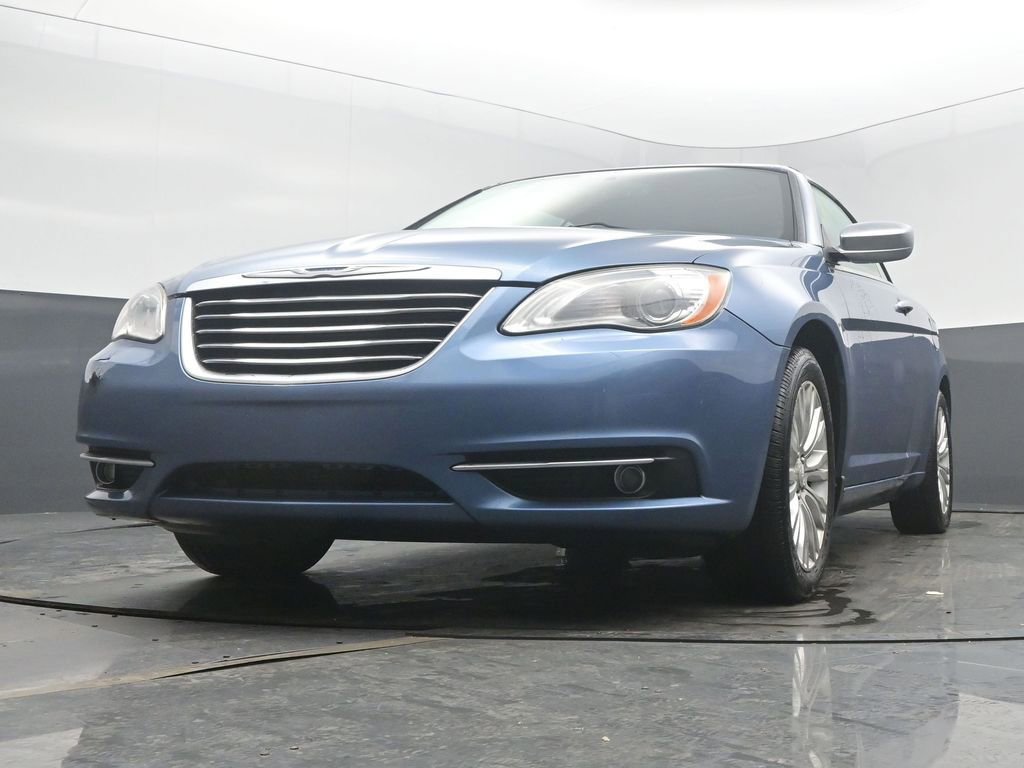 Used 2011 Chrysler 200 Limited image 44