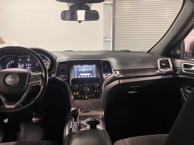 Used 2020 Jeep Grand Cherokee Laredo image 20