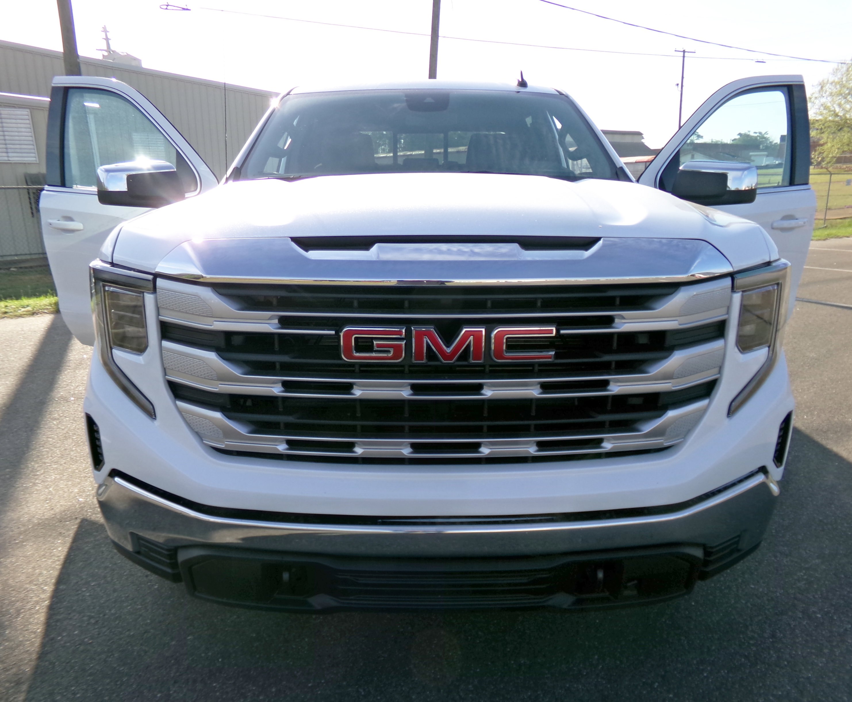 New 2026 GMC Sierra 1500 SLE image 6